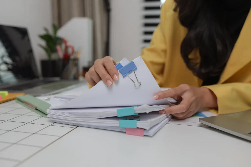 Documentos pessoais e do imóvel organizados