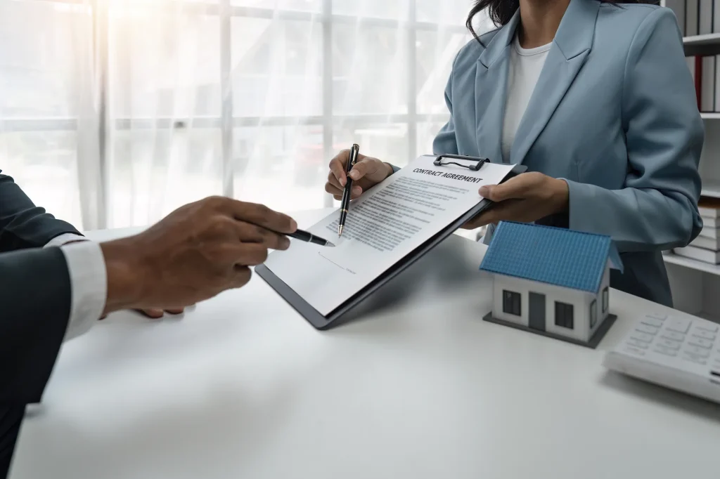 assinatura de contrato de compra de imóvel