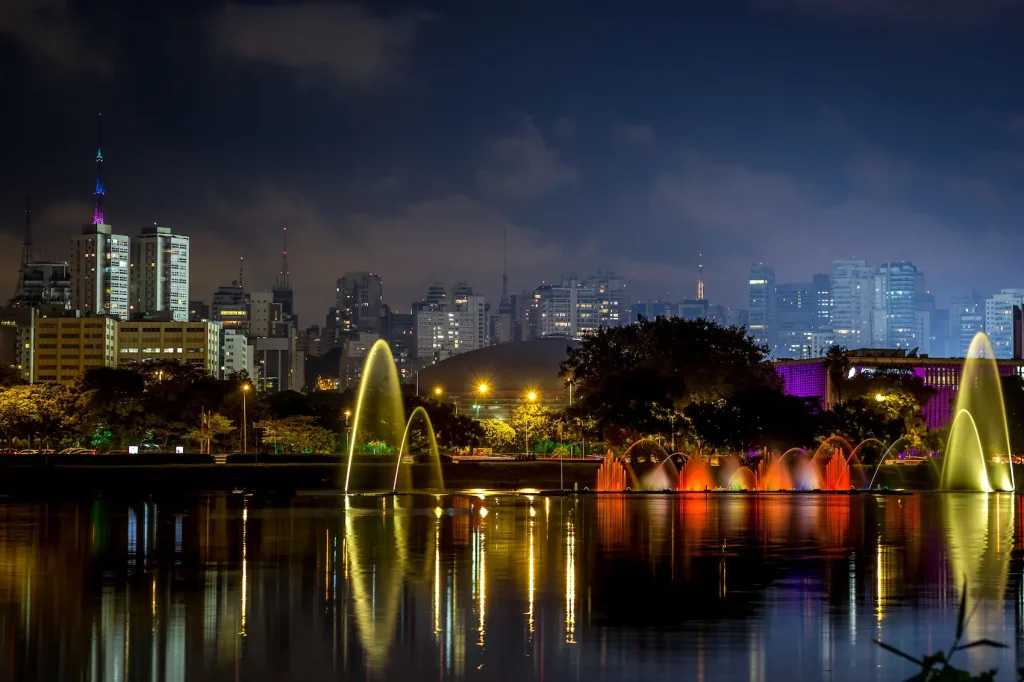 Parque Ibirapuera de noite