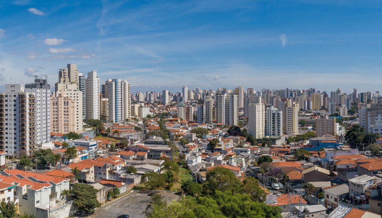 Avenida Bosque da Saúde é o "point" do comércio e da galera - Tarjab